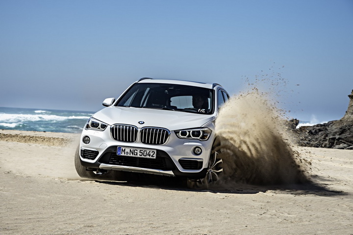 BMW официально представила новое поколение X1 - ФОТО
