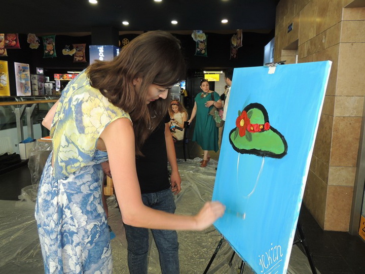 “Art Scarves by MenzerHajiyeva”, художница Нармина Велиева, 28 Cinema и Day.Az устроили для подростков с ограниченными возможностями мастер-класс - ФОТО - ВИДЕО