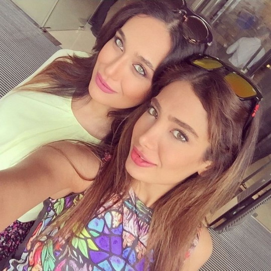 Açıq-saçıq İran qızları - FOTOLAR