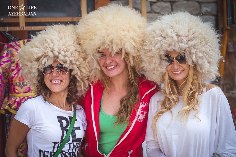 Участники "ONE LIFE" совершили увлекательный тур по Баку и Лахыджу - ФОТО