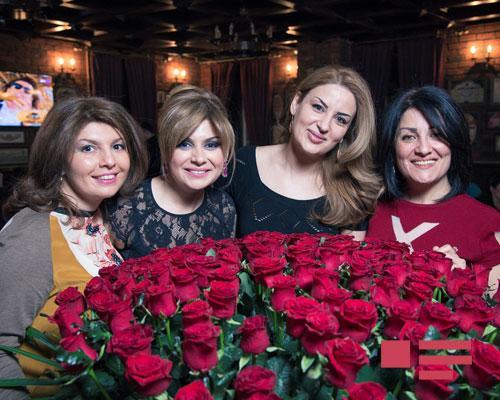 Известная телеведущая устроила себя яркий праздник - ФОТО