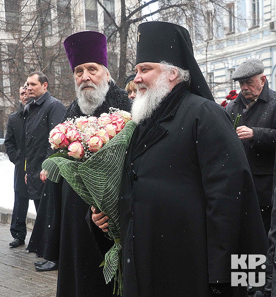 В центре Москвы открыли памятник Мстиславу Ростроповичу - ОБНОВЛЕНО - ФОТО