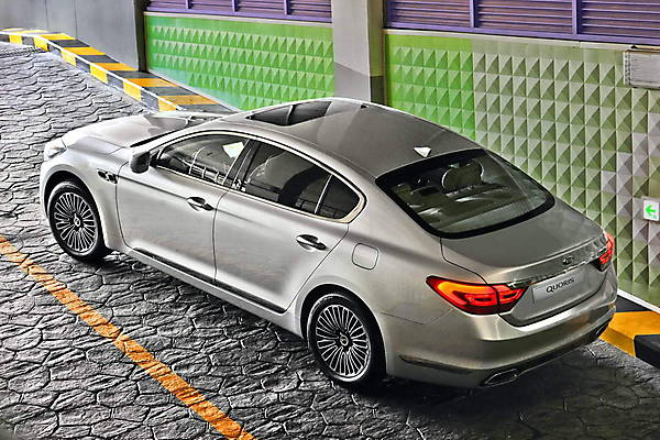 Kia Quoris: новый корейский седан класса люкс - ФОТО