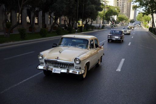 В Баку состоялся пробег классических автомобилей, посвященный 91-й годовщине со дня рождения общенационального лидера Гейдара Алиева - ФОТО