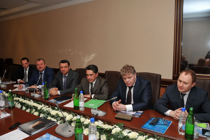 Азербайджан получит грузовые вагоны от "Уралвагонзавода" - ФОТО