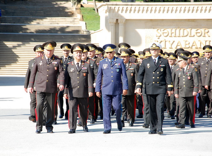В Азербайджане отмечается День Победы над фашизмом - ОБНОВЛЕНО - ФОТО