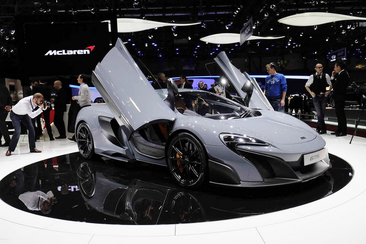 McLaren распродал весь тираж своего "заряженного" суперкара - ФОТО