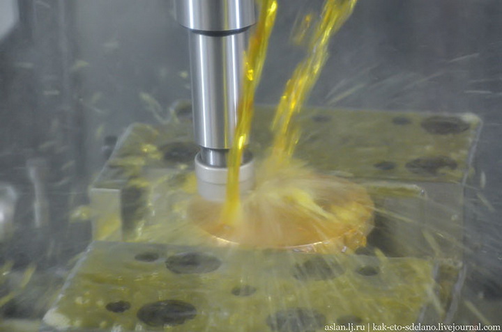 Как делают медали для чемпионов - ФОТОСЕССИЯ