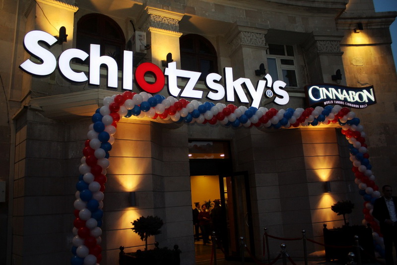 В Баку состоялось открытие ресторанов Schlotzky’s и Cinnabon - ФОТО