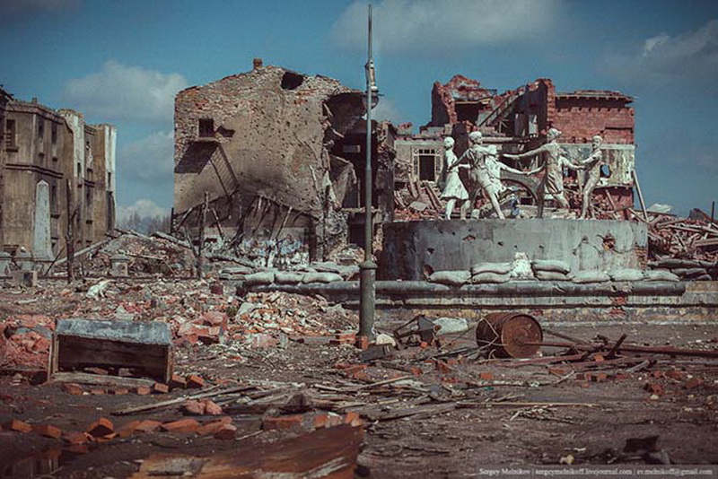Декорации кварталов разрушенного Сталинграда - ФОТОСЕССИЯ