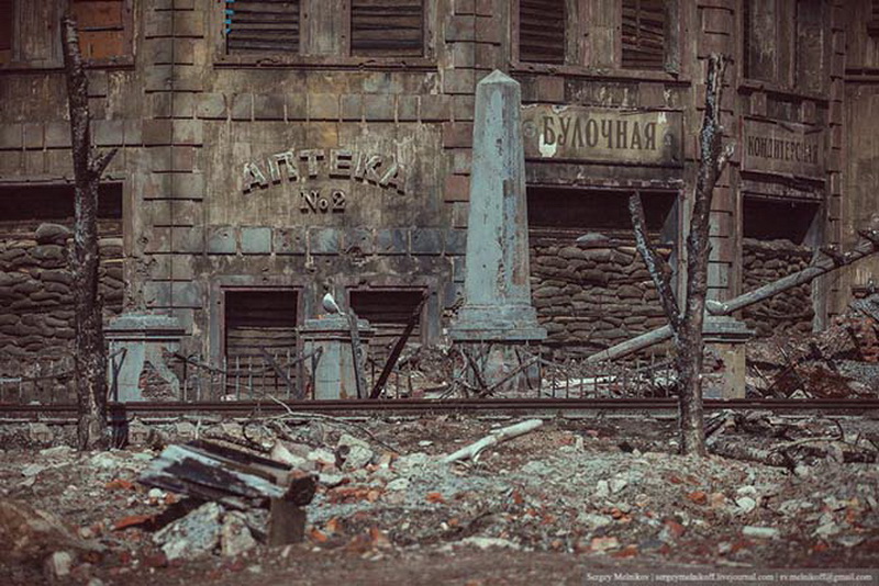 Декорации кварталов разрушенного Сталинграда - ФОТОСЕССИЯ