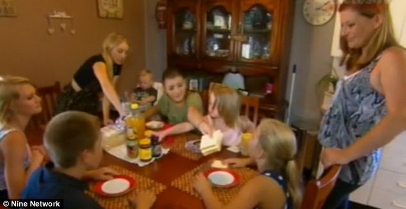 Женщина готовится родить двухголового ребенка - ФОТО