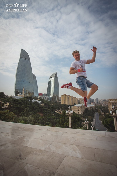 Участники "ONE LIFE" совершили увлекательный тур по Баку и Лахыджу - ФОТО