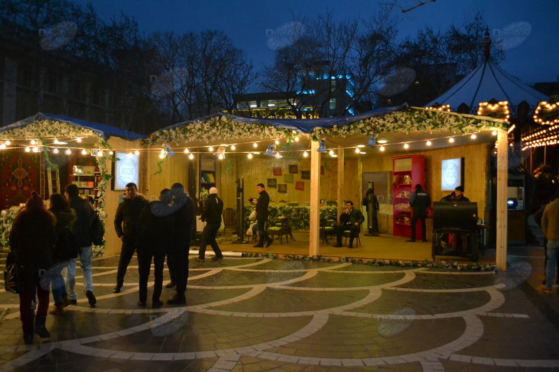 Настоящая сказка: новогодняя ярмарка в центре Баку - РЕПОРТАЖ - ФОТО