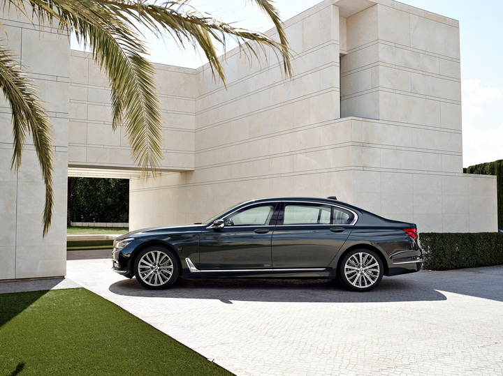 Новый BMW 7-Series представлен официально: все подробности о новинке - ФОТО