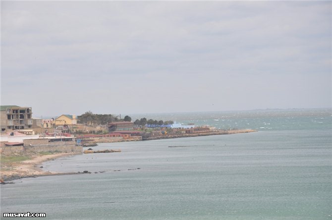 Bakı çimərliklərinin bir neçəsi bağlandı - FOTO