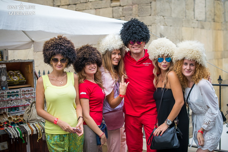 Участники "ONE LIFE" совершили увлекательный тур по Баку и Лахыджу - ФОТО