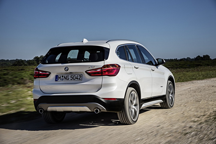 BMW официально представила новое поколение X1 - ФОТО