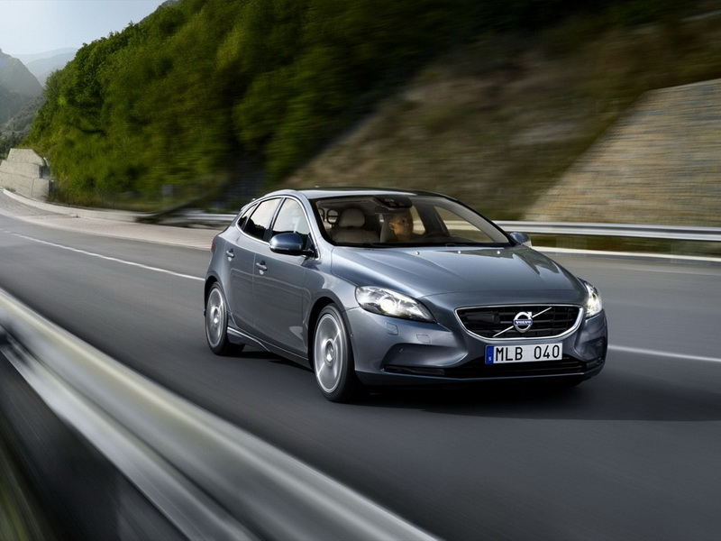 Началось производство Volvo V40 - ФОТО