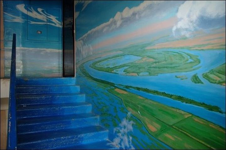 Красивые рисунки в подъездах многоэтажек - ФОТО