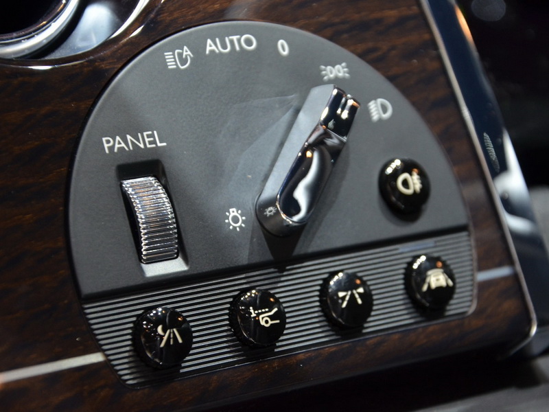 Коробка передач нового Rolls-Royce будет сверяться с картой местности - ФОТО