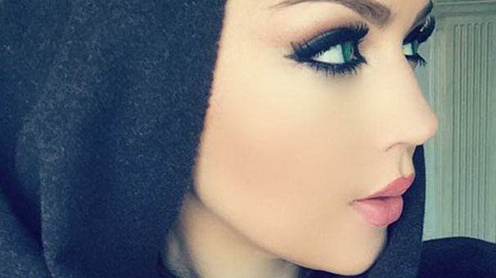 Самая красивая женщина мира становится мусульманкой - ФОТО