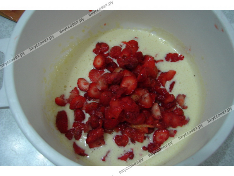 Клубничный гоголь-моголь - Пошаговый рецепт - ФОТО