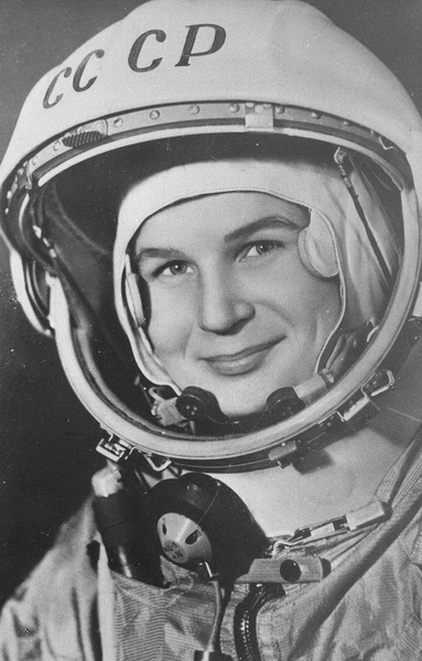 Валентина Терешкова — первая в мире женщина-космонавт - ФОТОСЕССИЯ