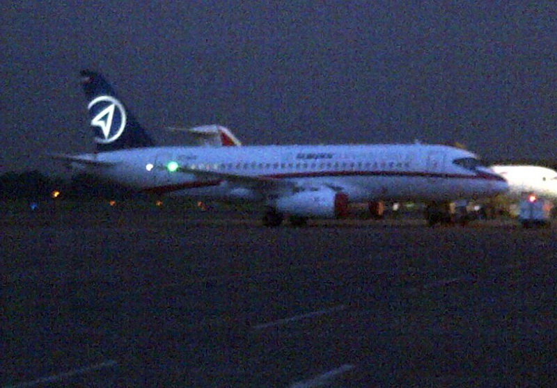 Первые кадры с места крушения российского самолета Superjet-100 - ОБНОВЛЕНО - ФОТО - ВИДЕО