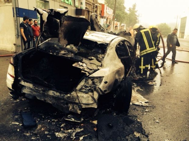 "Maserati" Bakıda yanan maşınını araşdıracaq - FOTO