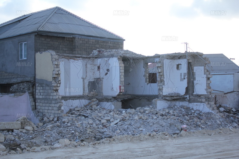 Bakıda Ziya Bünyadov prospektinin ətrafı sökülür – FOTO