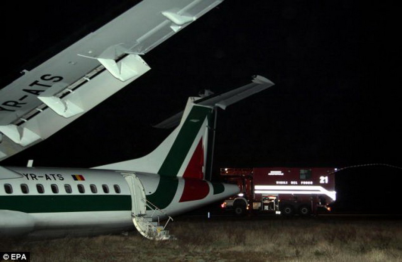Alitalia закрасила свой логотип на разбившемся в Риме самолете – ФОТО