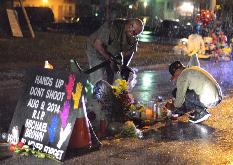 В охваченный протестами Фергюсон вводят Нацгвардию - ОБНОВЛЕНО - ФОТО - ВИДЕО