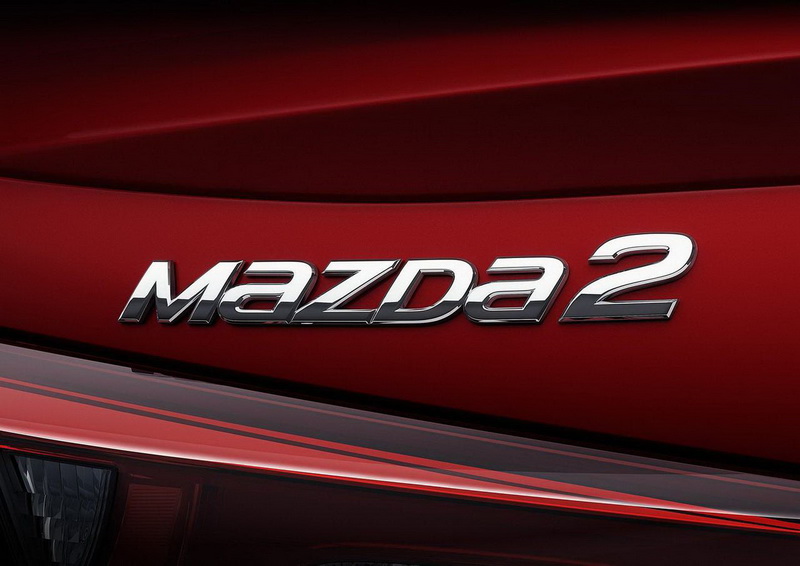 Mazda2 превратили в седан - ФОТО