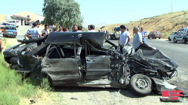 Hacıqabulda baş verən zəncirvari qəzada bir nəfər ölüb - FOTO