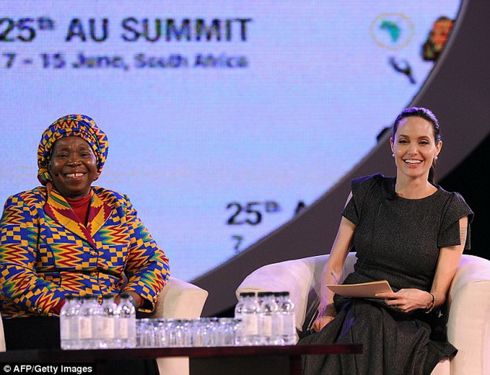 Анджелина Джоли удивила своим видом - ФОТО