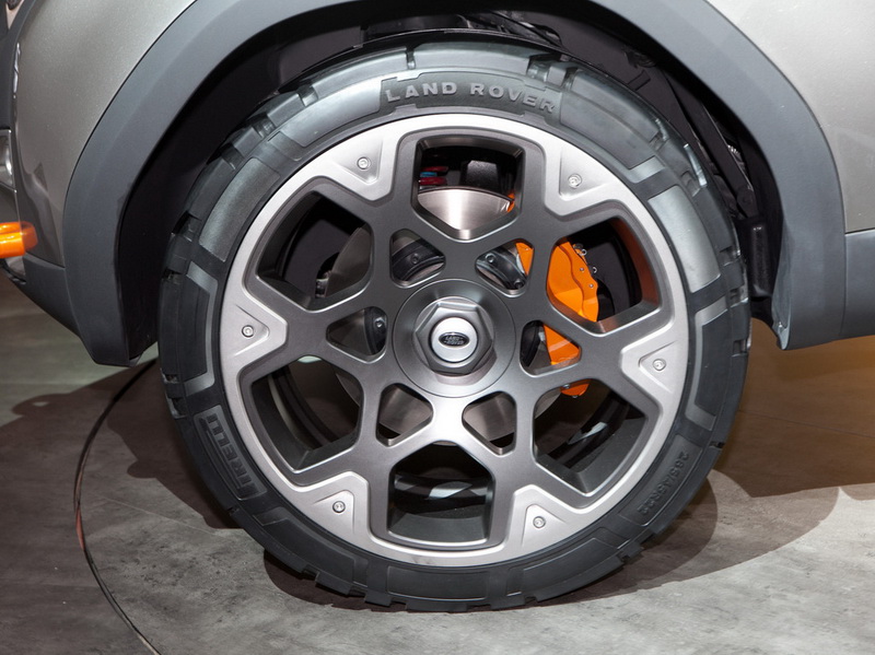 Маленький кроссовер Land Rover получил имя - ФОТО