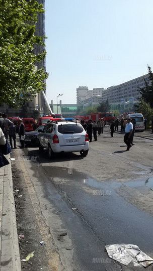 Вот что осталось от сгоревшего в Баку жилого дома - ФОТО