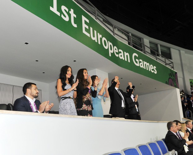 Президент Ильхам Алиев лично наградил азербайджанского борца-победителя Европейских игр - ВИДЕО