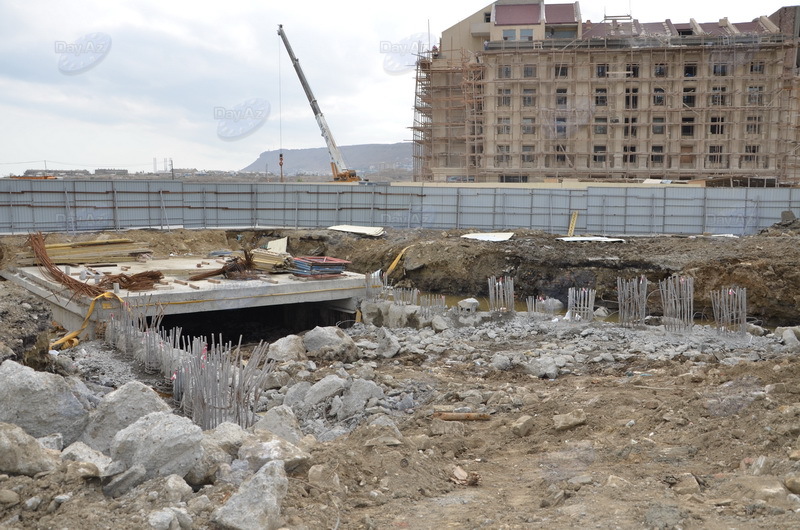 Недалеко от центра Баку роется туннель – ФОТО