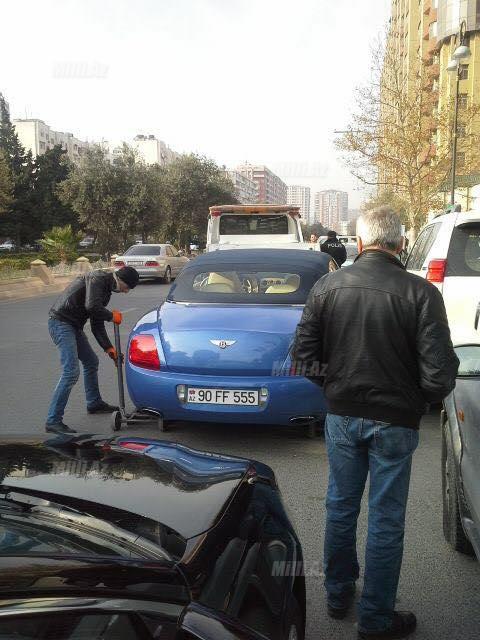 Богатый улов. Bentley на эвакуаторе в Баку - ФОТО
