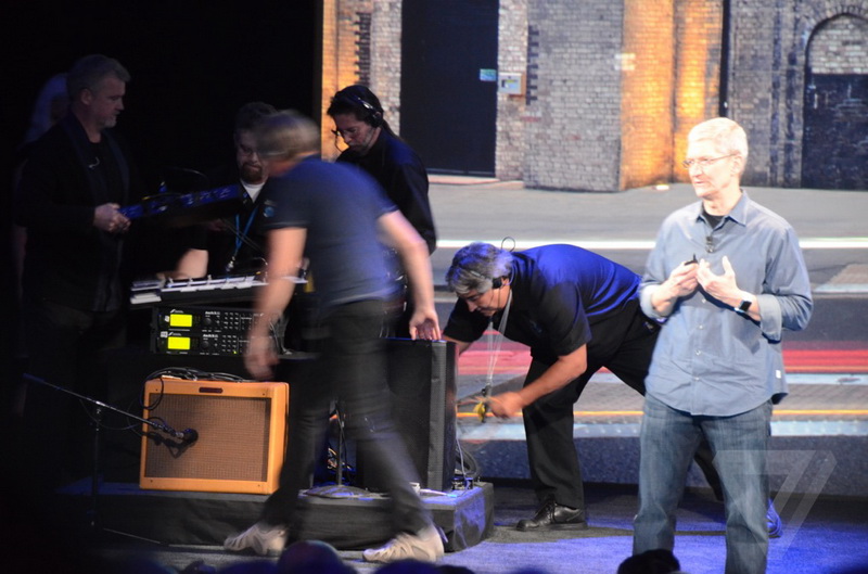 Apple представила два iPhone6, платежную систему и часы - ОБНОВЛЕНО - ФОТО - ВИДЕО