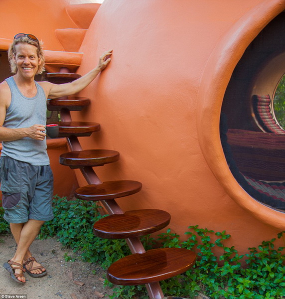 Мужчина за 6 недель построил необыкновенный дом своей мечты - ФОТО