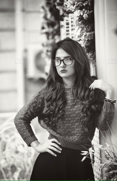 Teleaparıcı Nərmin Əlisoy: "Həyatımda biri var..." - FOTO