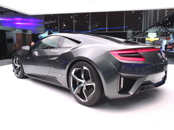 Acura показала предсерийный кроссовер и обновленный суперкар NSX - ФОТО