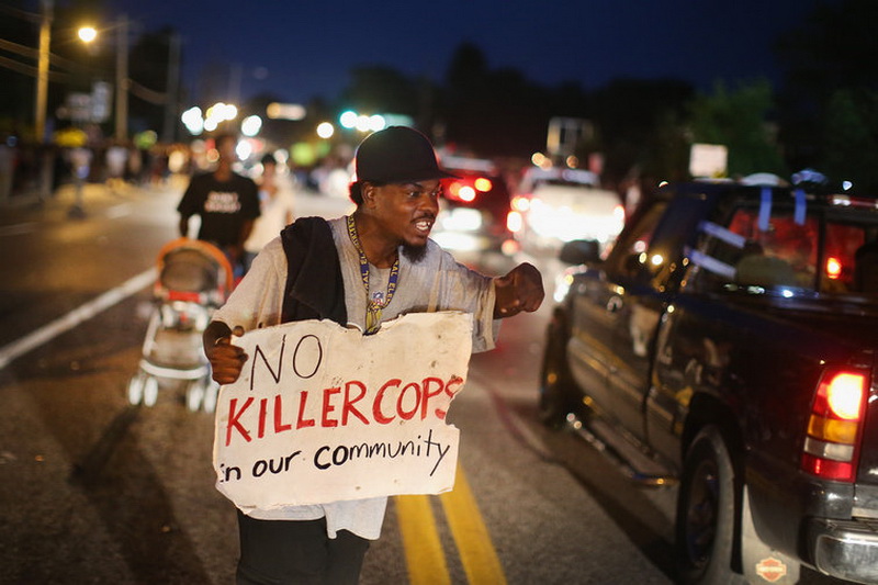 В охваченный протестами Фергюсон вводят Нацгвардию - ОБНОВЛЕНО - ФОТО - ВИДЕО