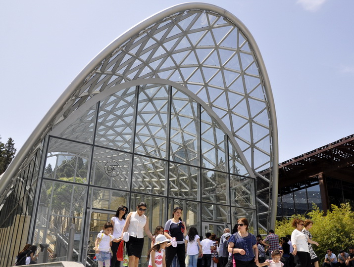 Bakı funikulyoru turistlərini gözləyir - FOTO