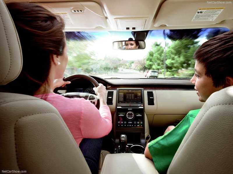 Новый семиместный внедорожник Ford Flex 2013 года - ФОТОСЕССИЯ
