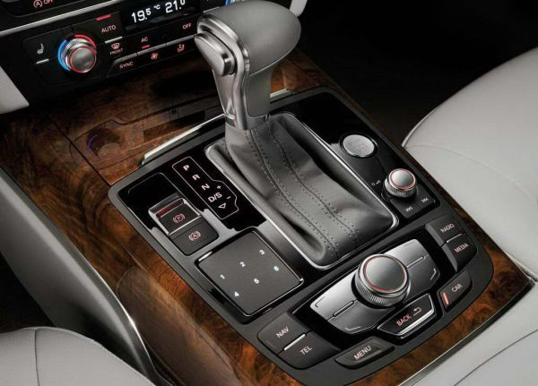 Новый люксовый автомобиль Audi - ФОТОСЕССИЯ