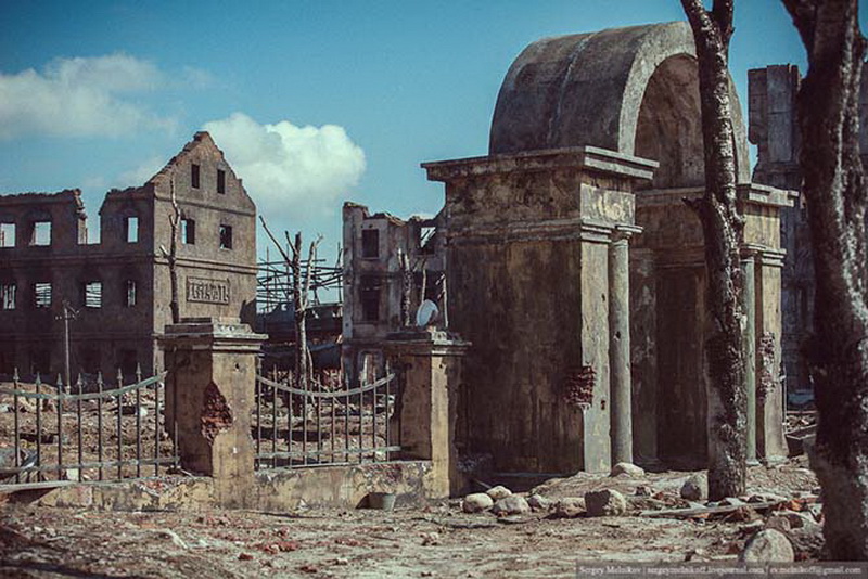 Декорации кварталов разрушенного Сталинграда - ФОТОСЕССИЯ